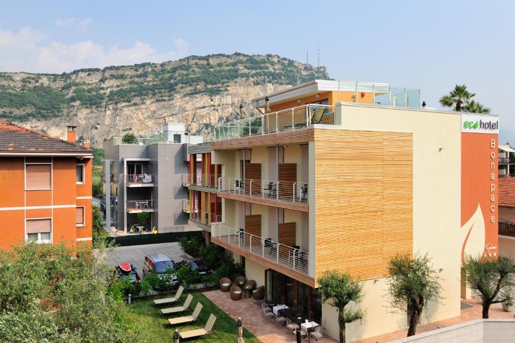 Eco Hotel Bonapace Torbole Sul Garda Exterior foto